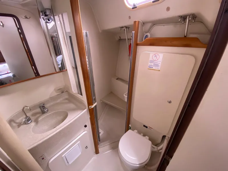 Slide: The Image of 2004 Catalina 350 Glamorgan - 53