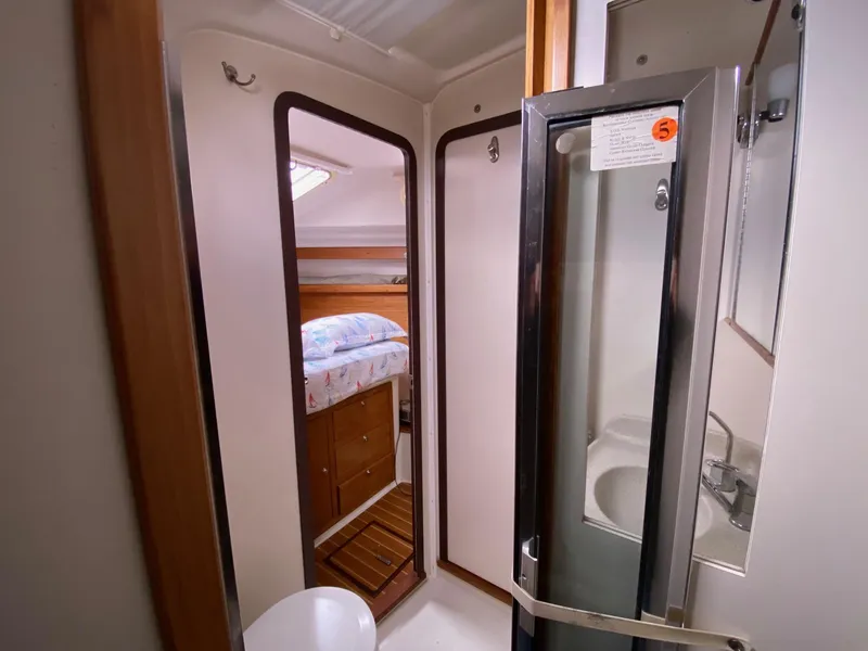 Slide: The Image of 2004 Catalina 350 Glamorgan - 54