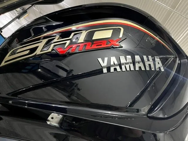 Slide: The Image of Yamaha SHO VMAX engine on 2025 Bennington M 26 Swingback boat. - 5