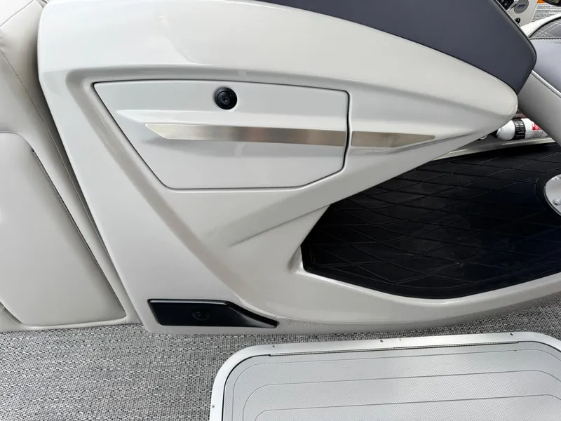 Slide: The Image of 2025 Barletta Lusso 23UC interior detail, featuring sleek design and modern finishes. - 31