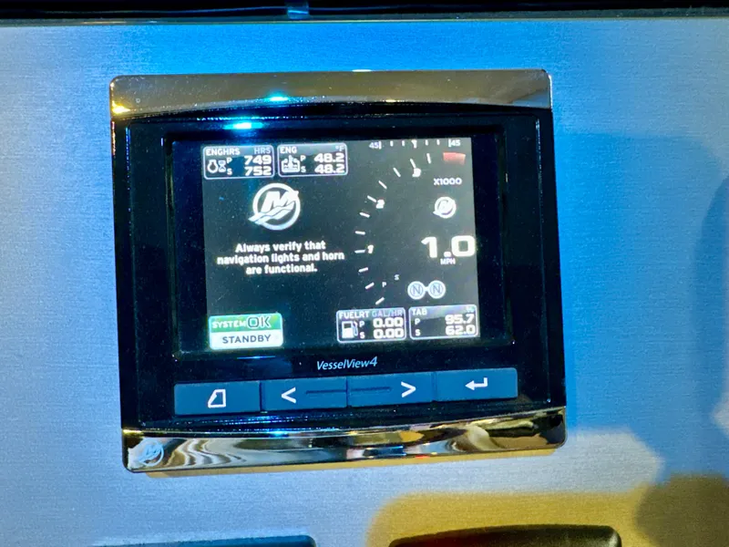 Slide: The Image of Sea Ray Sundancer 510 2014 - 89