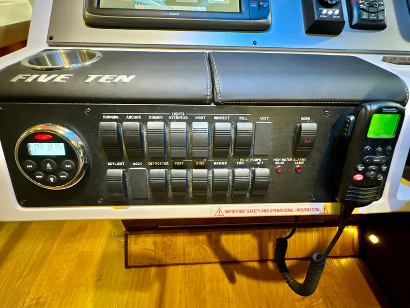 Slide: The Image of Sea Ray Sundancer 510 2014 - 90