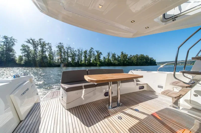 Slide: The Image of Prestige 500 2016 - 30