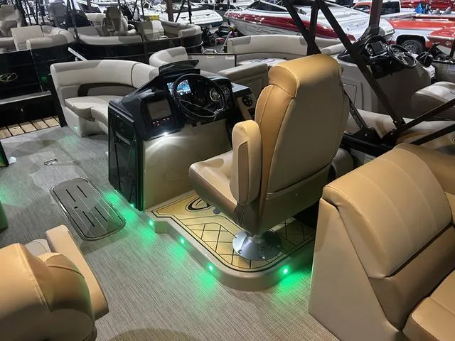 Slide: The Image of Veranda Relax RC VR22RC W/Yamaha 300 2025 - 10