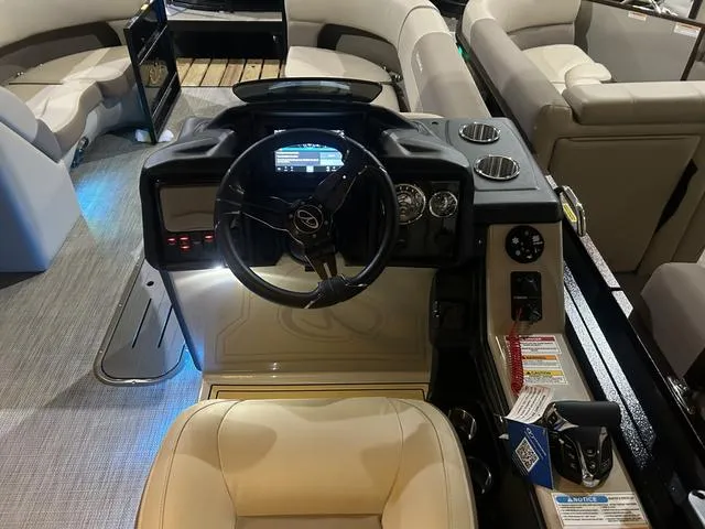 Slide: The Image of Veranda Relax RC VR22RC W/Yamaha 300 2025 - 11