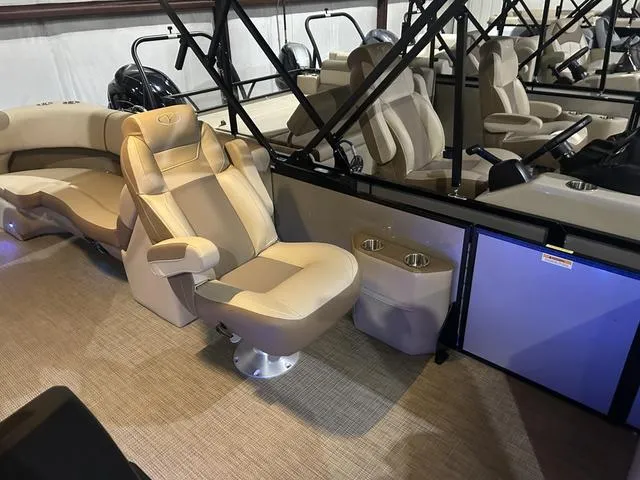 Slide: The Image of Veranda Relax RC VR22RC W/Yamaha 300 2025 - 14