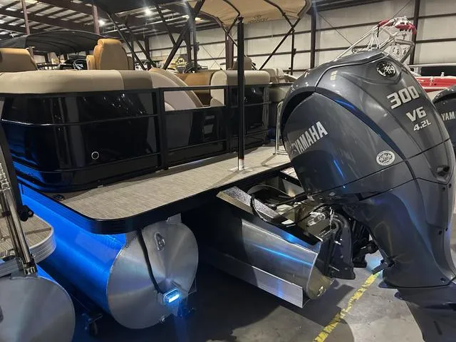 Slide: The Image of Veranda Relax RC VR22RC W/Yamaha 300 2025 - 19