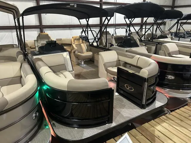 Slide: The Image of Veranda Relax RC VR22RC W/Yamaha 300 2025 - 4