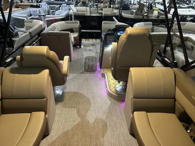 Slide: The Image of Veranda Relax RC VR22RC W/Yamaha 300 2025 - 8