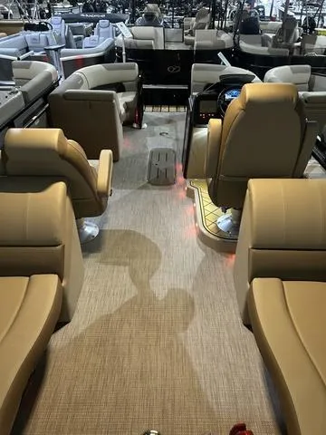 Slide: The Image of Veranda Relax RC VR22RC W/Yamaha 300 2025 - 9