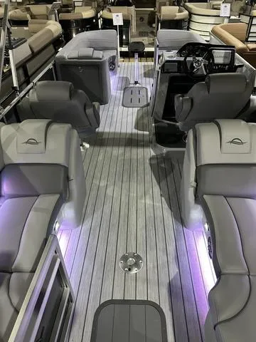 Slide: The Image of SunCatcher Fusion Series 324RC W/Yamaha 250 "SHO" 2025 - 10