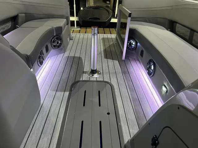 Slide: The Image of SunCatcher Fusion Series 324RC W/Yamaha 250 "SHO" 2025 - 16