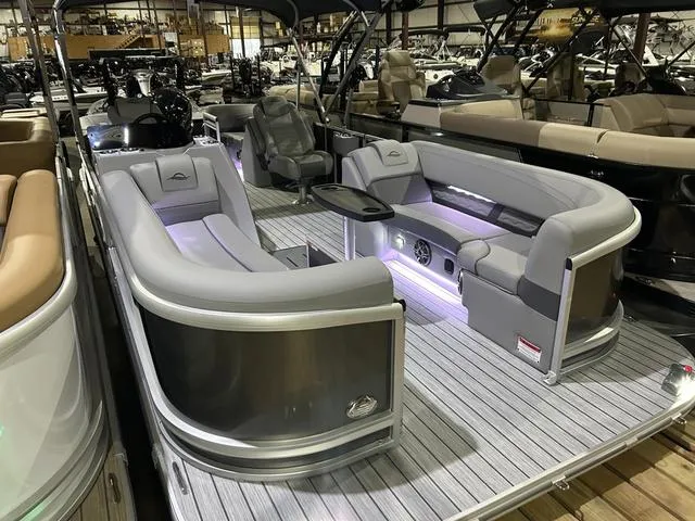 Slide: The Image of SunCatcher Fusion Series 324RC W/Yamaha 250 "SHO" 2025 - 4