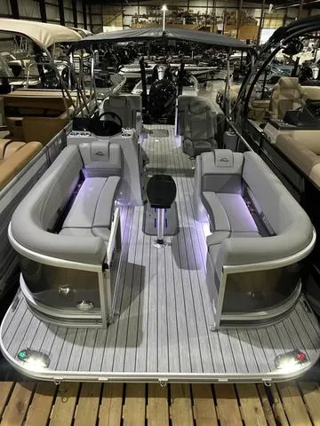 Slide: The Image of SunCatcher Fusion Series 324RC W/Yamaha 250 "SHO" 2025 - 5