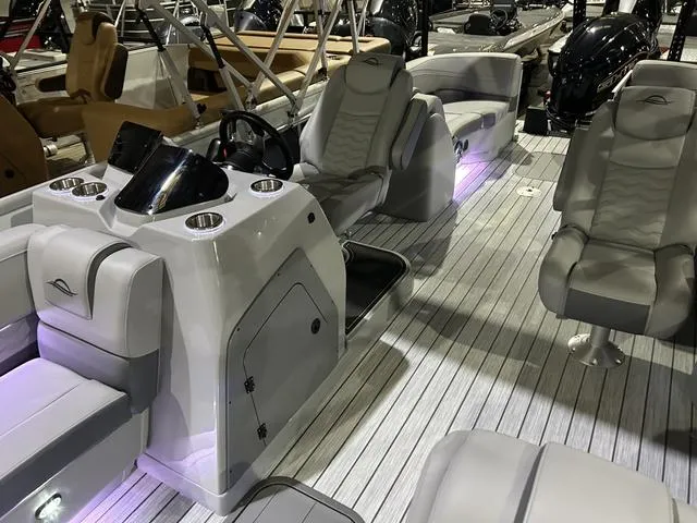 Slide: The Image of SunCatcher Fusion Series 324RC W/Yamaha 250 "SHO" 2025 - 6