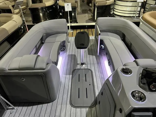 Slide: The Image of SunCatcher Fusion Series 324RC W/Yamaha 250 "SHO" 2025 - 8