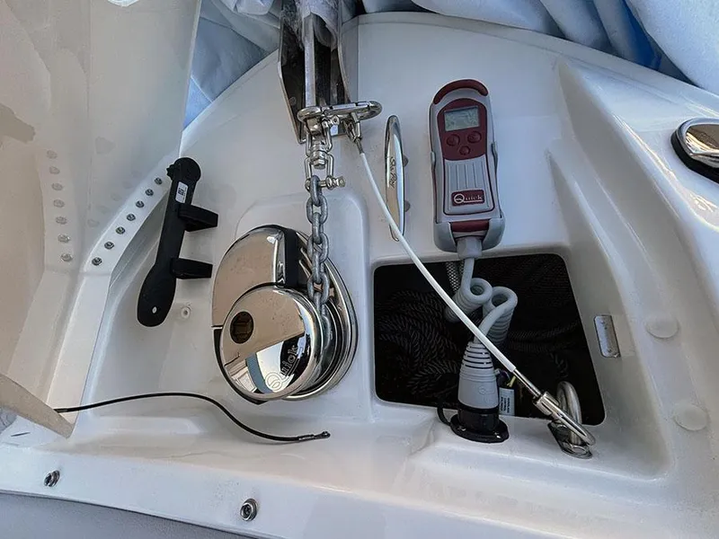 Slide: The Image of 2025 Sea Ray SLX 260 Outboard anchor system with chain and control panel. - 36