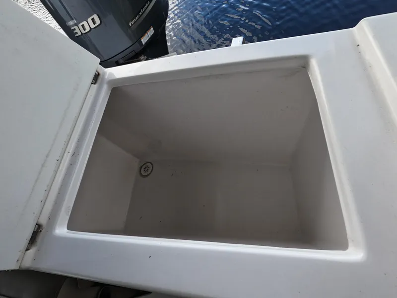 Slide: The Image of Cutwater C-242 Sport Coupe 2017 - 12