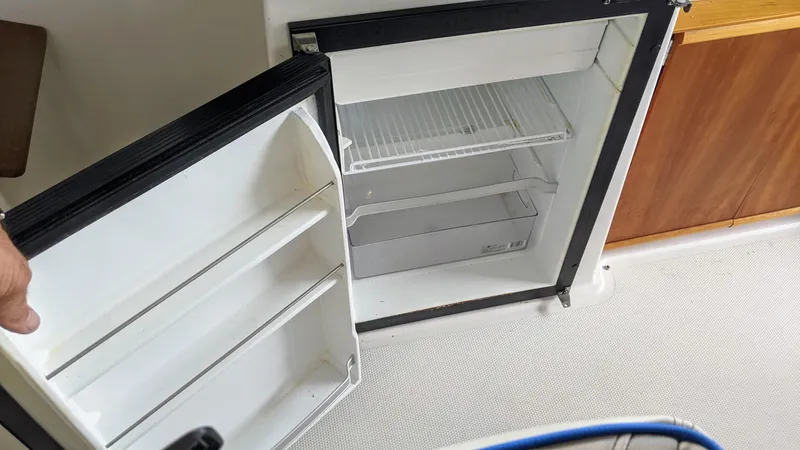 Slide: The Image of Cutwater C-242 Sport Coupe 2017 - 25