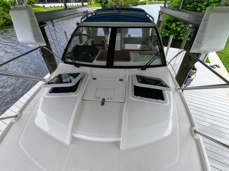 Slide: The Image of Cutwater C-242 Sport Coupe 2017 - 34