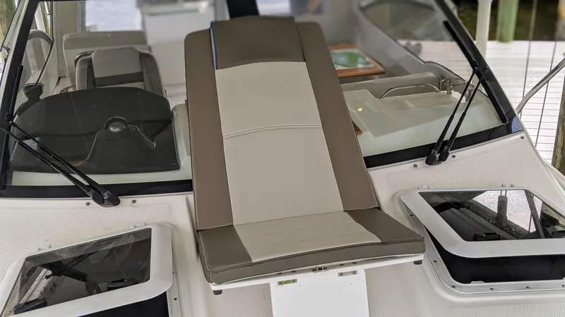 Slide: The Image of Cutwater C-242 Sport Coupe 2017 - 36