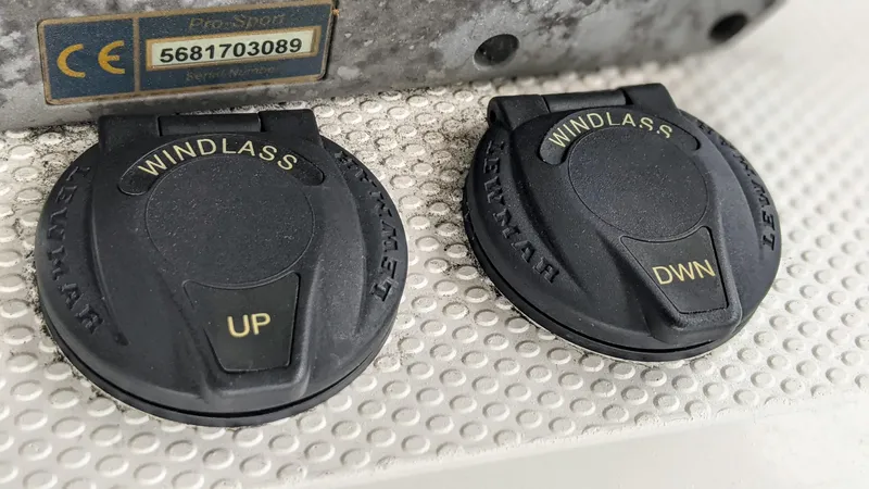 Slide: The Image of Cutwater C-242 Sport Coupe 2017 - 39