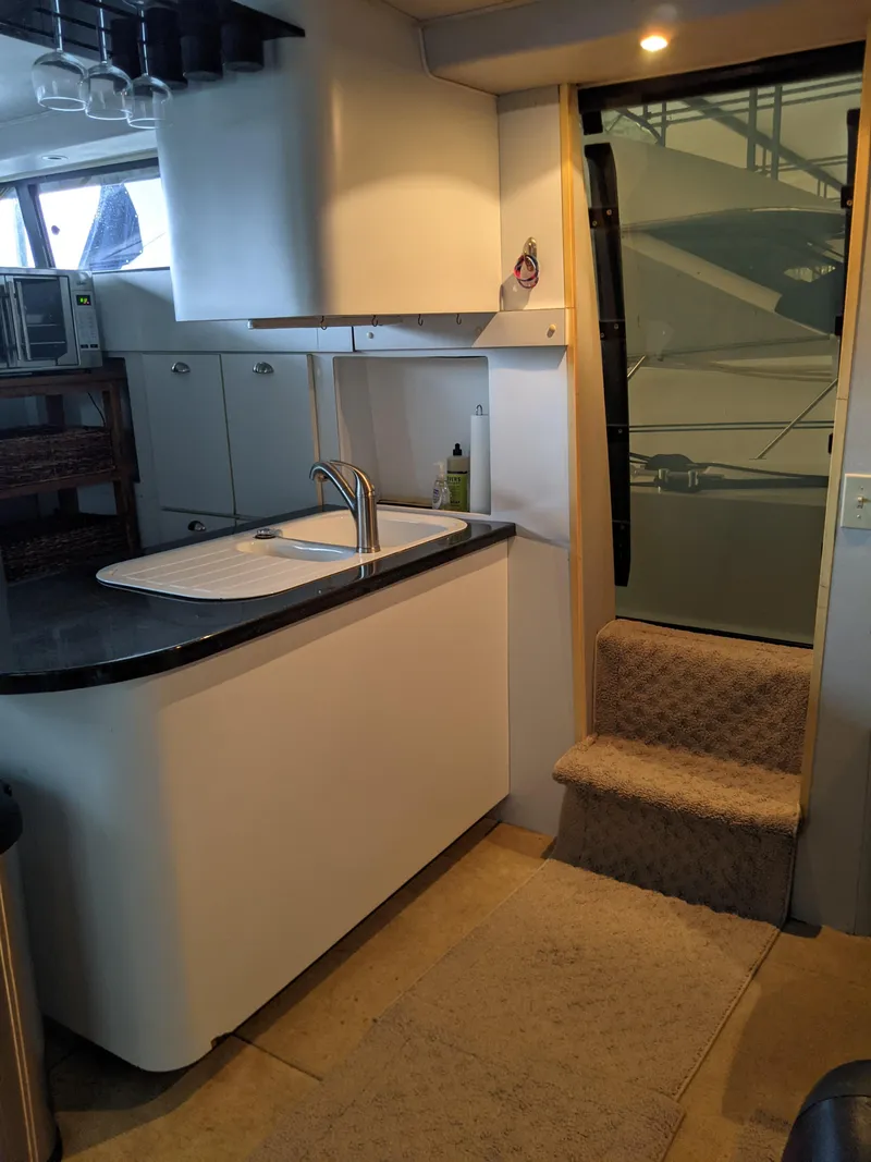 Slide: The Image of Mainship 41 Grand Salon 1989 - 51