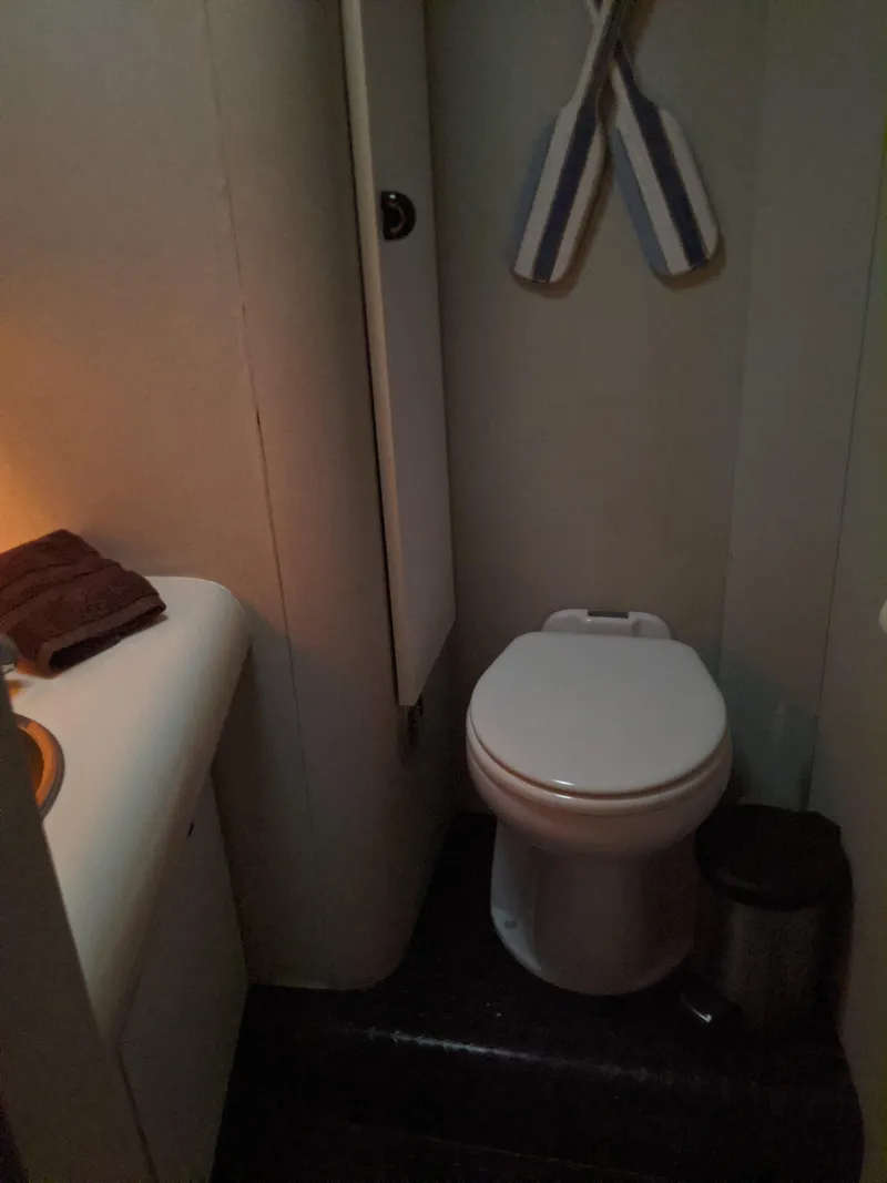 Slide: The Image of Mainship 41 Grand Salon 1989 - 57