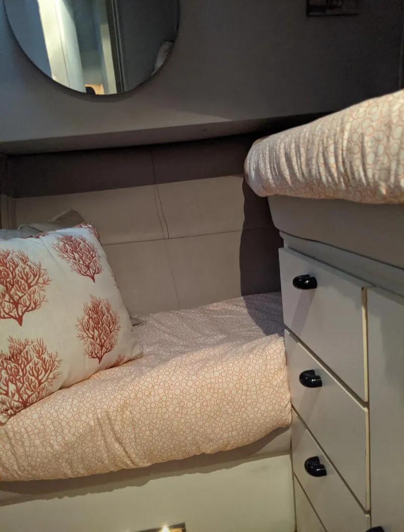 Slide: The Image of Mainship 41 Grand Salon 1989 - 61