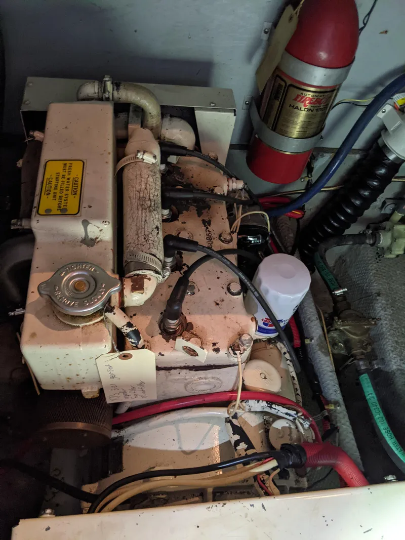 Slide: The Image of Mainship 41 Grand Salon 1989 - 76