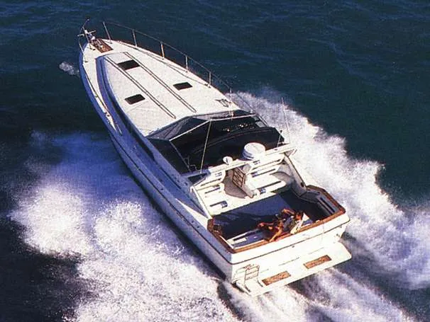 The Image of Sea Ray 390 Express Cruiser 1989 - undefined