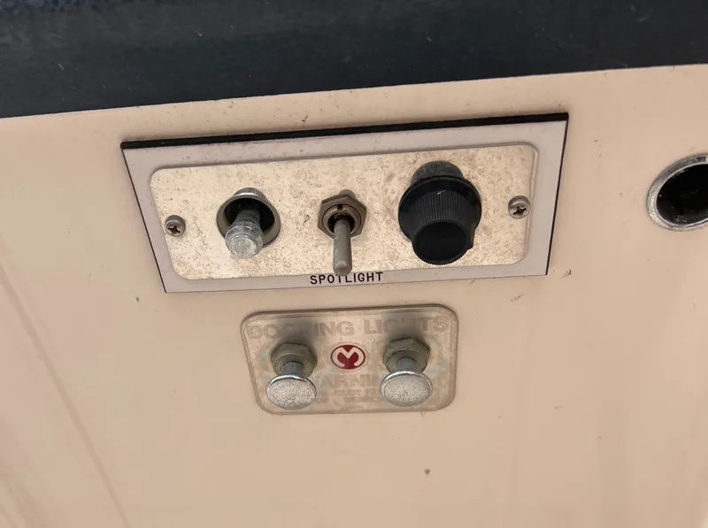 Slide: The Image of Engine hour meter showing 1530.3 hours on 1989 Sea Ray 390 Express Cruiser. - 15