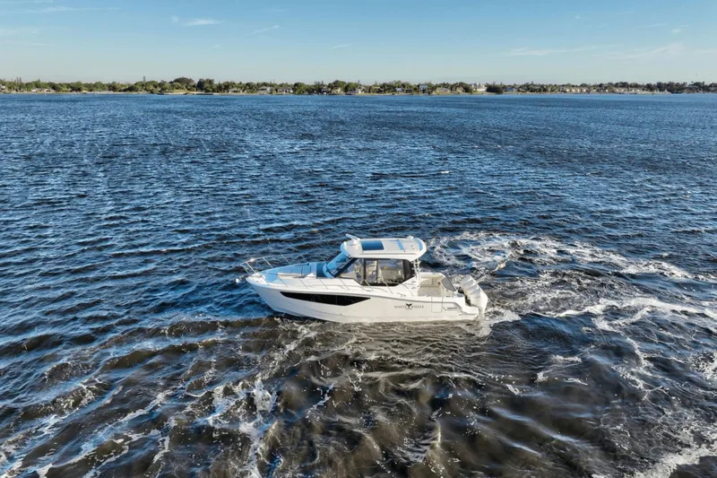 Slide: The Image of Boston Whaler 405 Conquest 2021 - 1