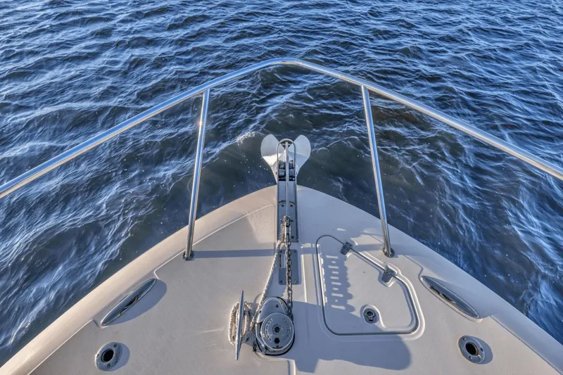 Slide: The Image of Boston Whaler 405 Conquest 2021 - 14