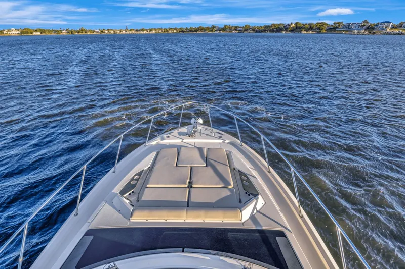 Slide: The Image of Boston Whaler 405 Conquest 2021 - 18