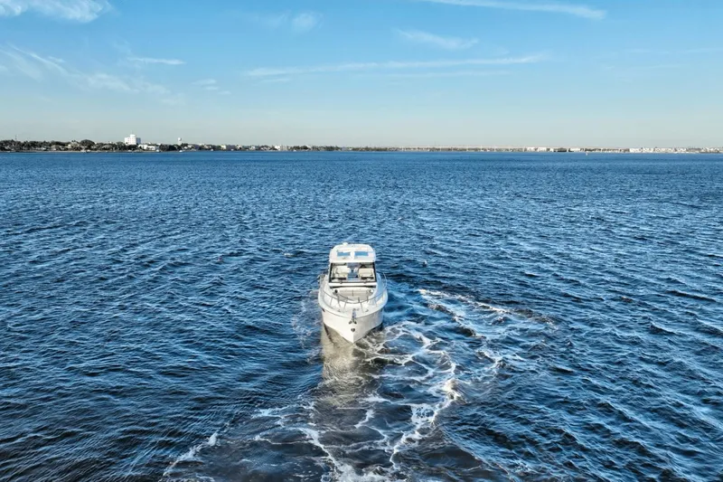 Slide: The Image of Boston Whaler 405 Conquest 2021 - 3