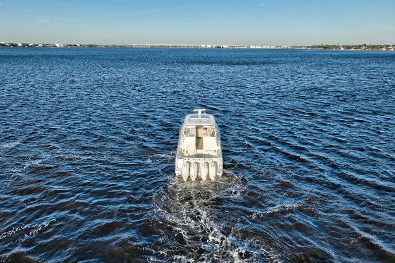 Slide: The Image of Boston Whaler 405 Conquest 2021 - 4