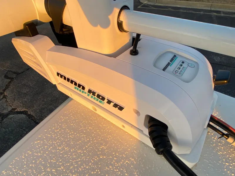 Slide: The Image of Minn Kota trolling motor on 2017 Carolina Skiff Sea Skiff 21CC boat. - 27