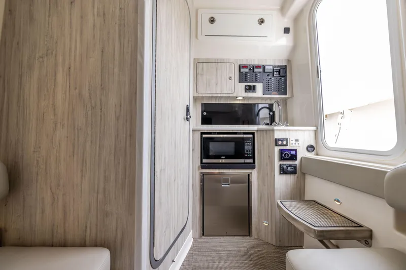 Slide: The Image of Regulator Marine 37 2023 - 75