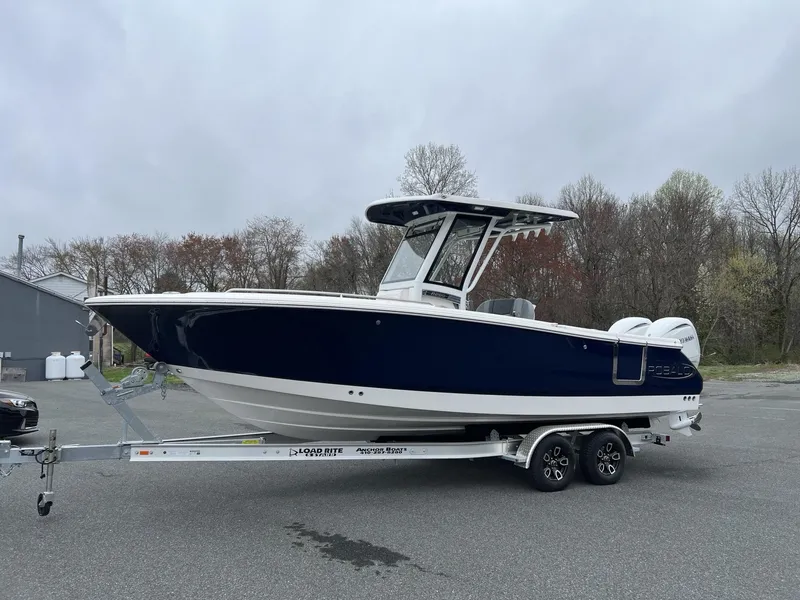 Slide: The Image of Robalo Center Console R250 2025 - 7