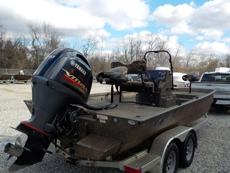 Slide: The Image of 2022 G3 Bay 22 GX boat with Yamaha VMAX engine on a trailer. - 21