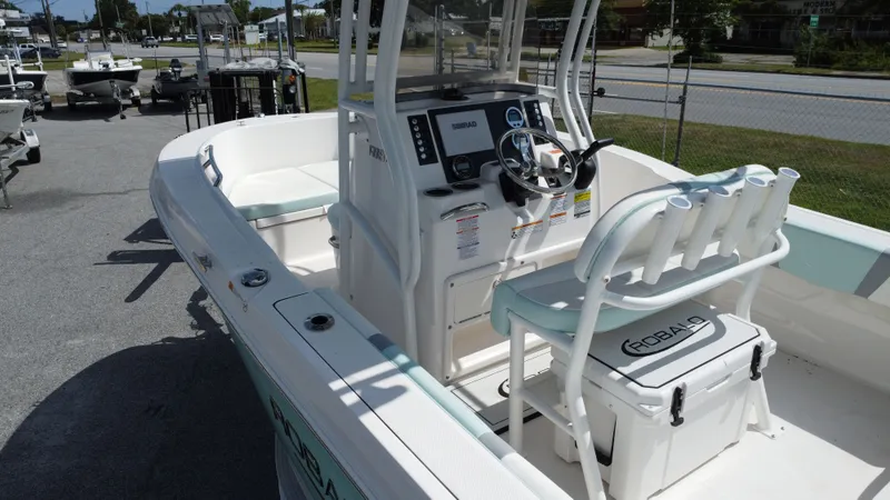 Slide: The Image of Robalo R180 Center Console 2025 - 12