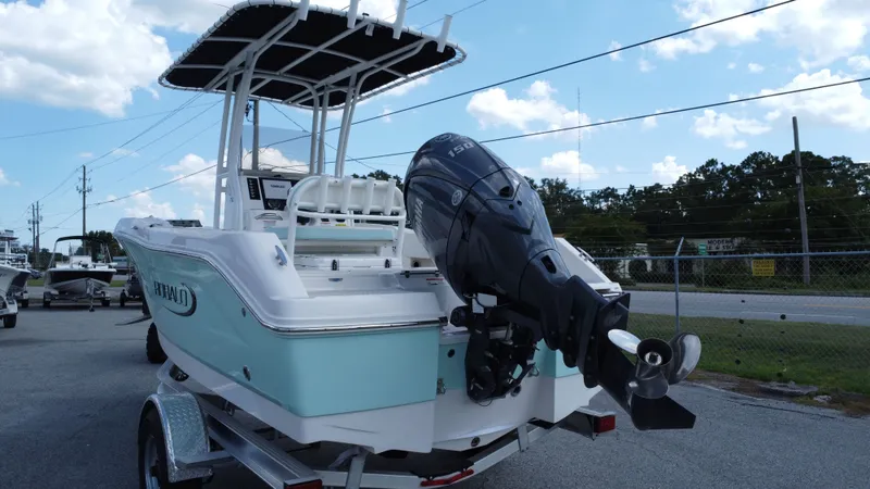 Slide: The Image of Robalo R180 Center Console 2025 - 3