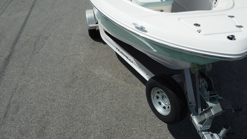 Slide: The Image of Robalo R180 Center Console 2025 - 9