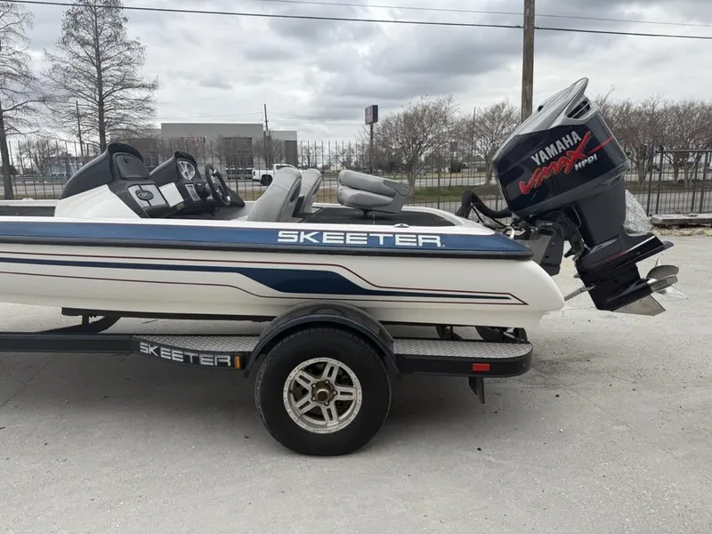 Slide: The Image of Skeeter ZX19 2008 - 17