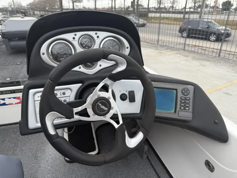 Slide: The Image of Skeeter ZX19 2008 - 20