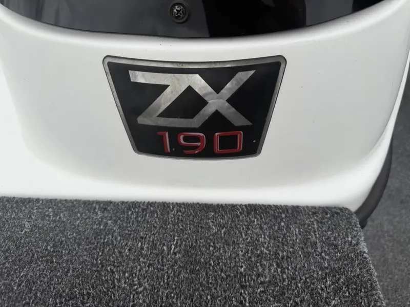 Slide: The Image of Skeeter ZX19 2008 - 22