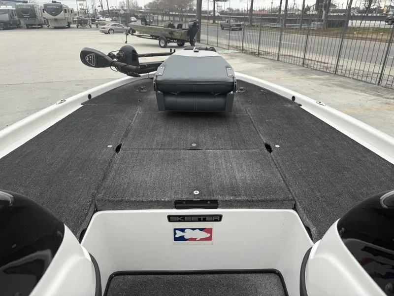 Slide: The Image of Skeeter ZX19 2008 - 8