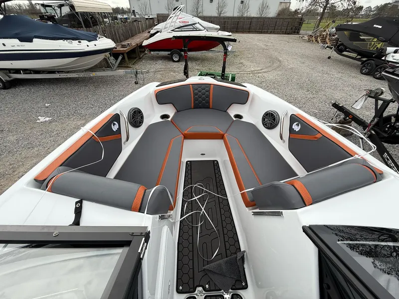 Slide: The Image of Scarab 195 LX 2025 - 21