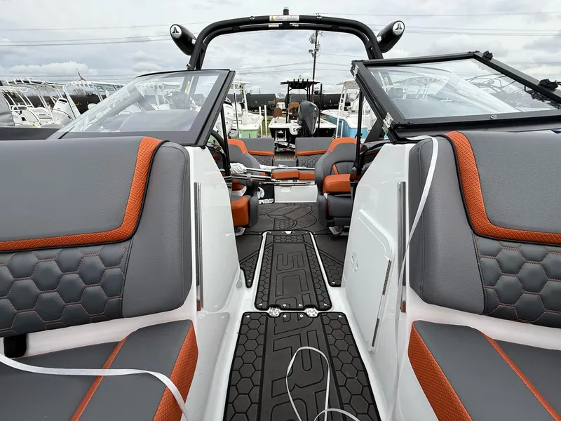 Slide: The Image of Scarab 195 LX 2025 - 25